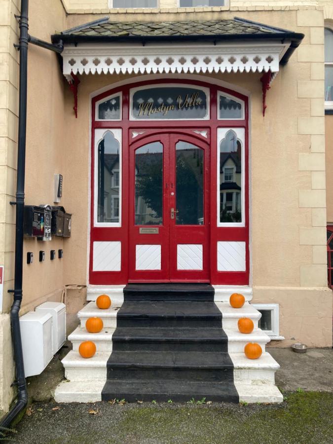 Mostyn Villa Free Private Parking 랜디드노 외부 사진